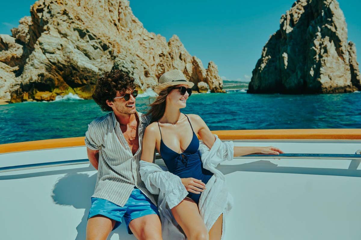 Paseos-en-barco-en-Acapulco-disfruta-con-buena-compañia
