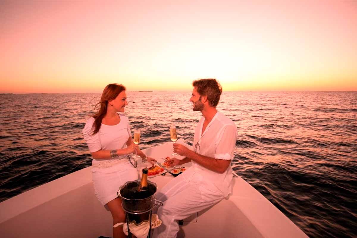 paseos-en-barco-en-cancún-disfruta-de-la-magia-y-el-romance