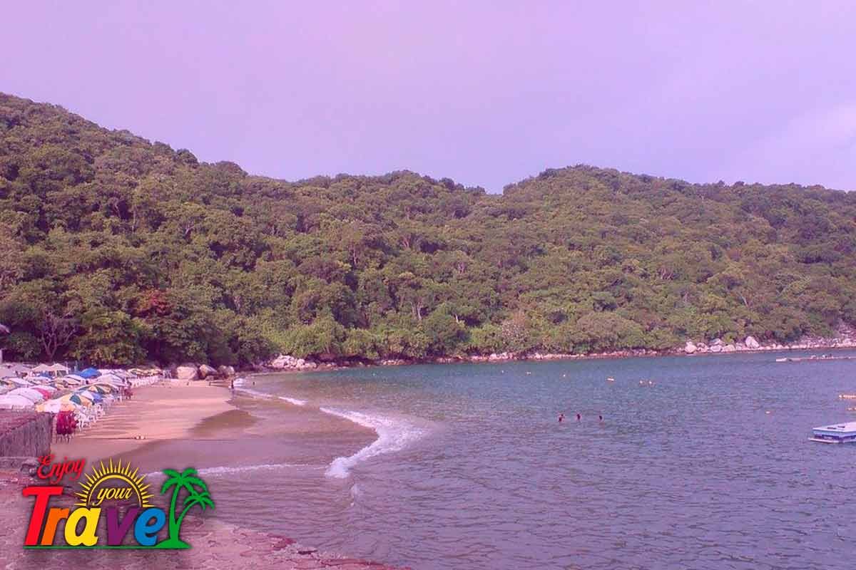 playa-majahuas-Las-3-mejores-playas-privadas-en-Acapulco-este-verano